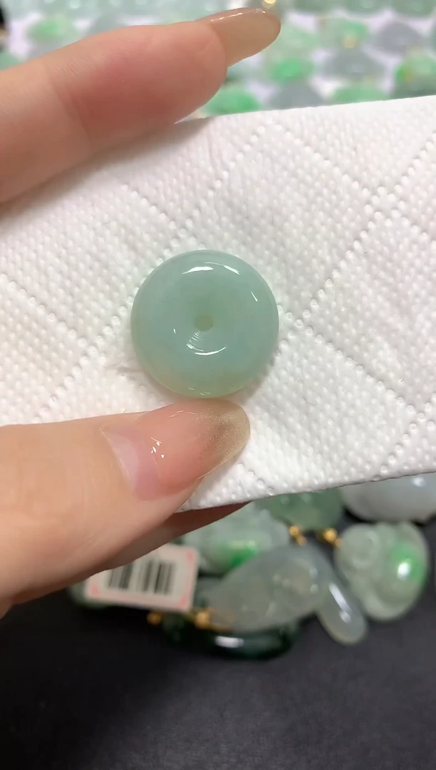 颈饰未镶嵌翡翠A货