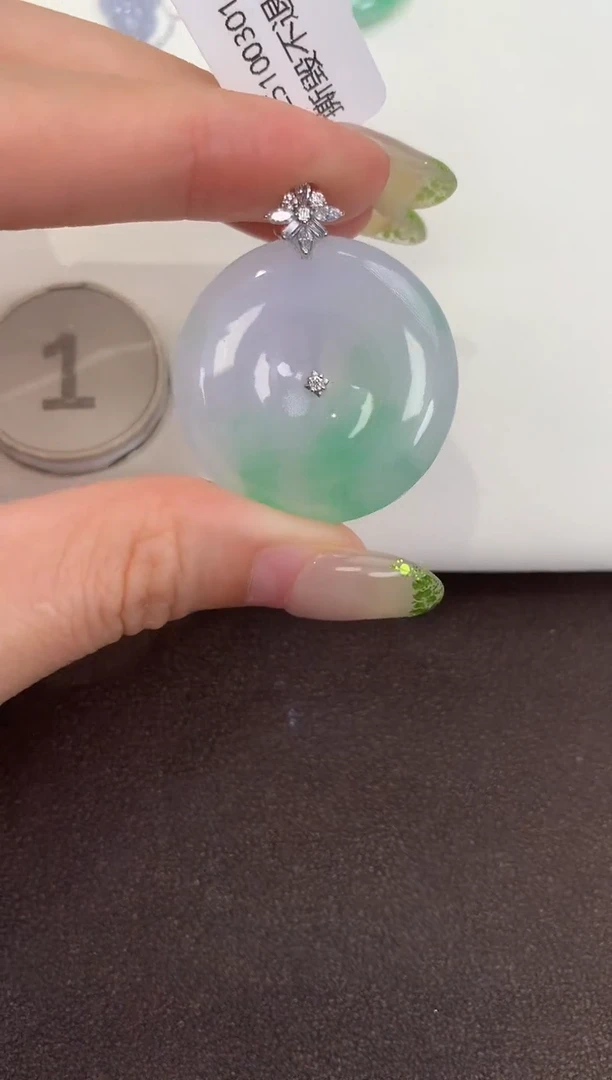 颈饰18K金镶嵌翡翠天然缅甸a货翡翠