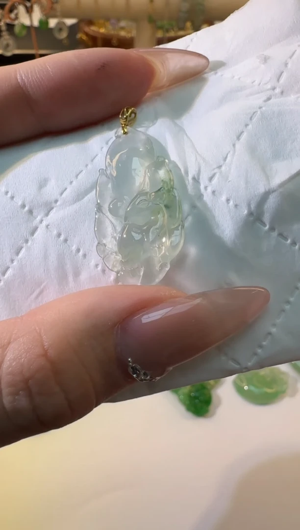 【闪购商品】翡翠颈饰18K金镶嵌缅甸翡翠A货挂件