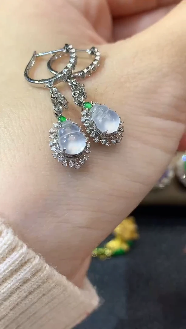 18K金镶嵌翡翠耳饰A111 多样性发一件