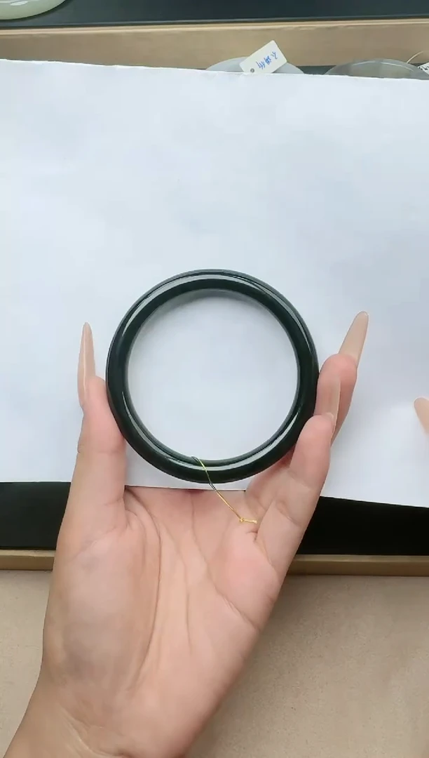 【闪购商品】和田玉手镯未镶嵌58圈口YY