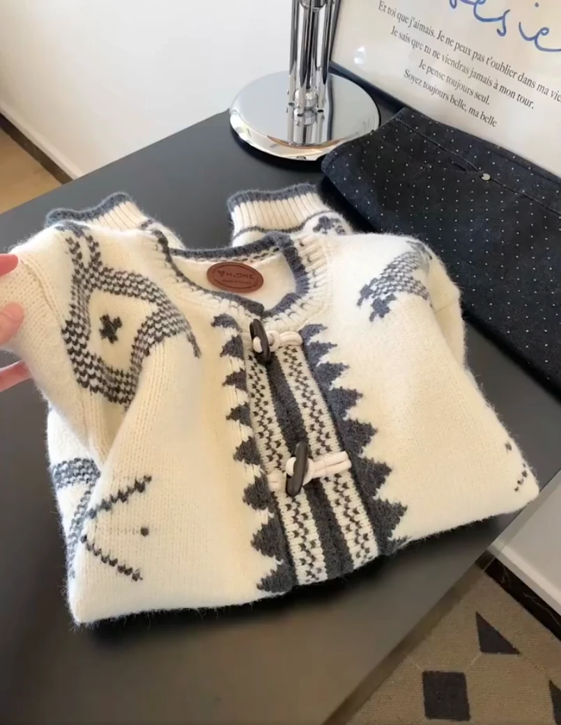 2025新款韩系早秋穿搭撞色提花长袖针织毛衣开衫外套女设计感上衣