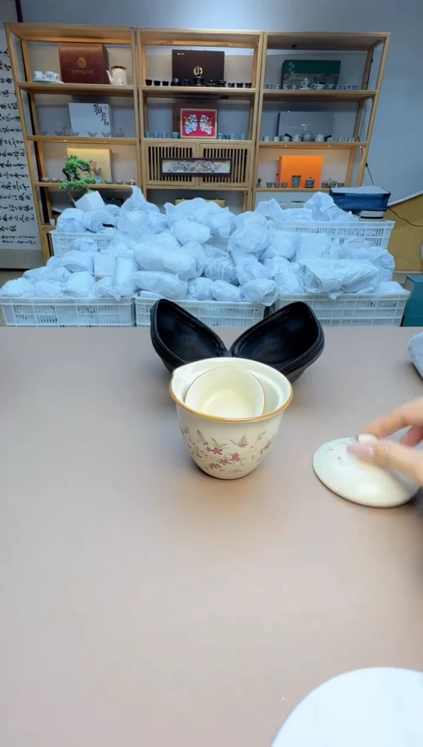 【闪购商品】摆件瓷制品S1111111111111