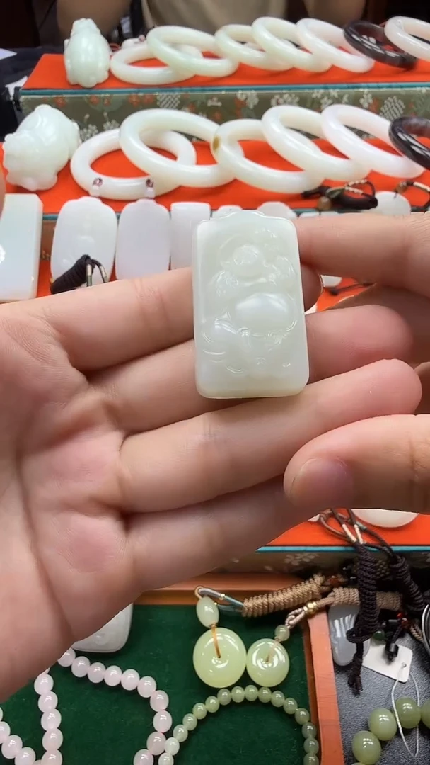 颈饰未镶嵌和田玉佛公牌