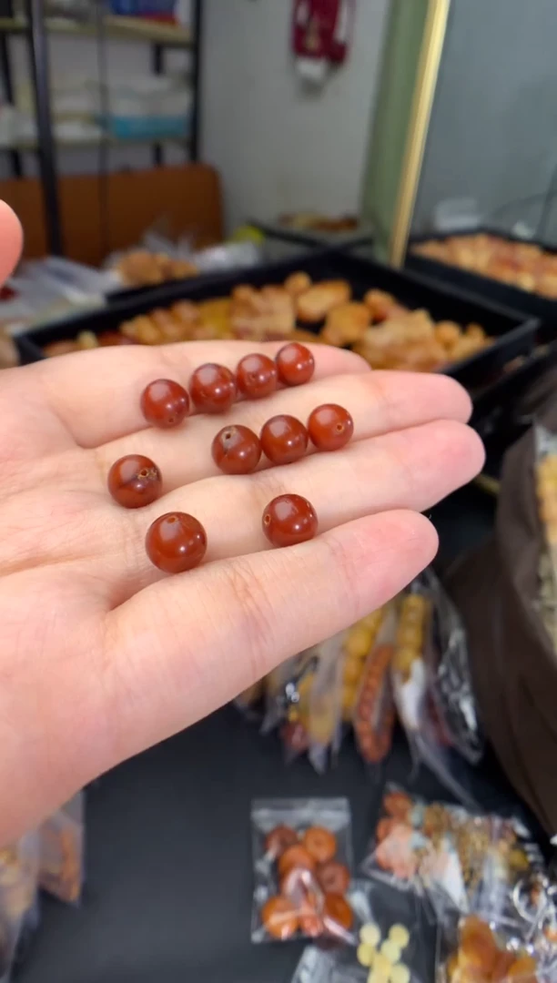 蜜蜡未镶嵌珠宝奇石多样性发一件