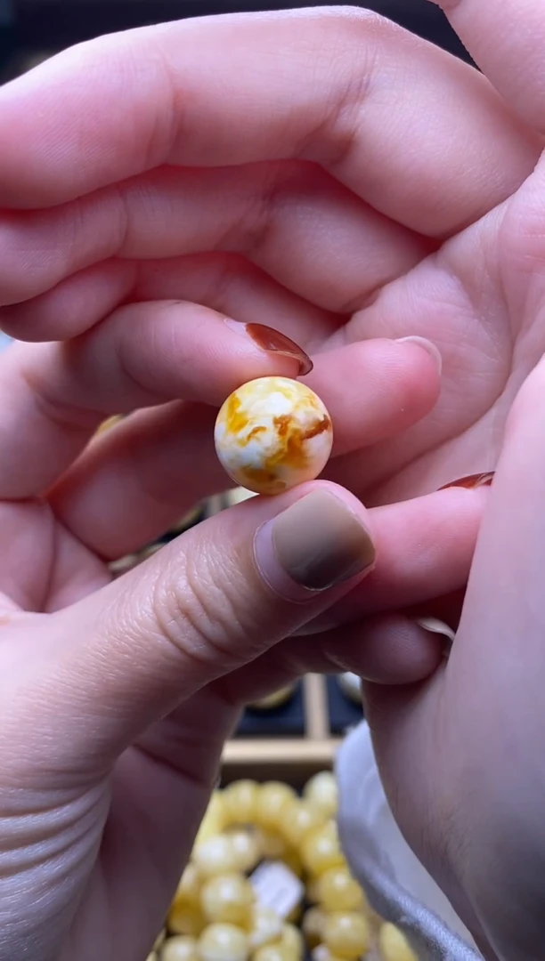 【闪购商品】琥珀裸石未镶嵌大小姐珠宝40