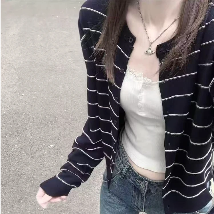 早秋季韩系短款长袖黑色条纹针织开衫毛衣外套女慵懒风外搭小上衣
