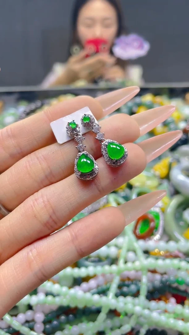 颈饰未镶嵌翡翠/U/翡翠A货，一件也是批发价