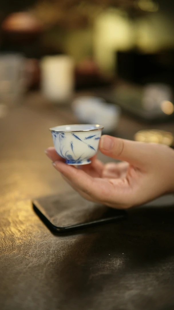 阿眠     清物堂柴窑青花小鱼杯矮