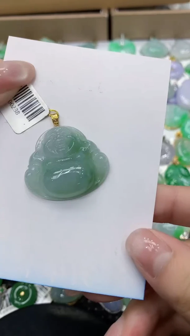 翡翠18K金镶嵌颈饰111111111