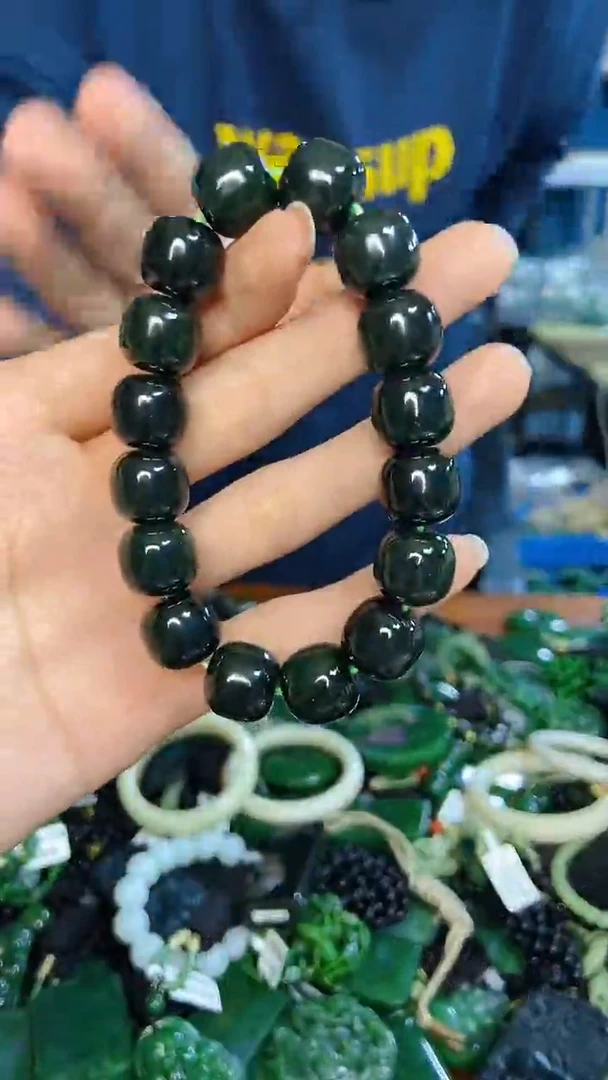 未镶嵌和田玉挂件1