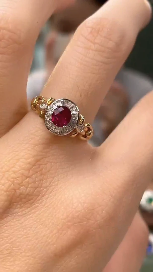18K金镶嵌戒指红宝石鸽血红主石：0.76ct