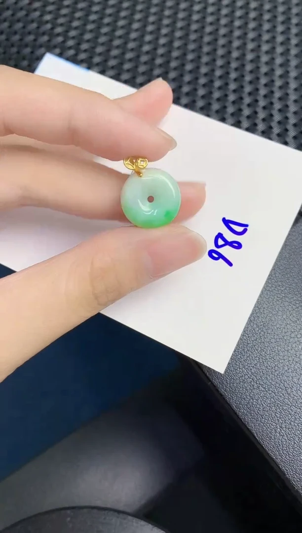 翡翠未镶嵌颈饰天然翡翠緬甸A貨