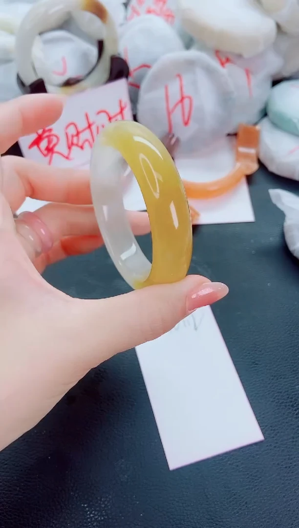 石英质玉手镯未镶嵌N112-56-57