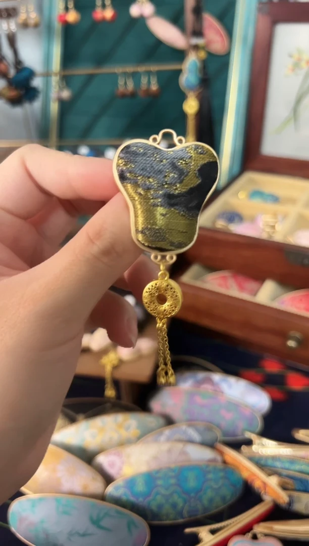 【闪购商品】【一物一拍初五发】汉宫秋月芭蕉胸针