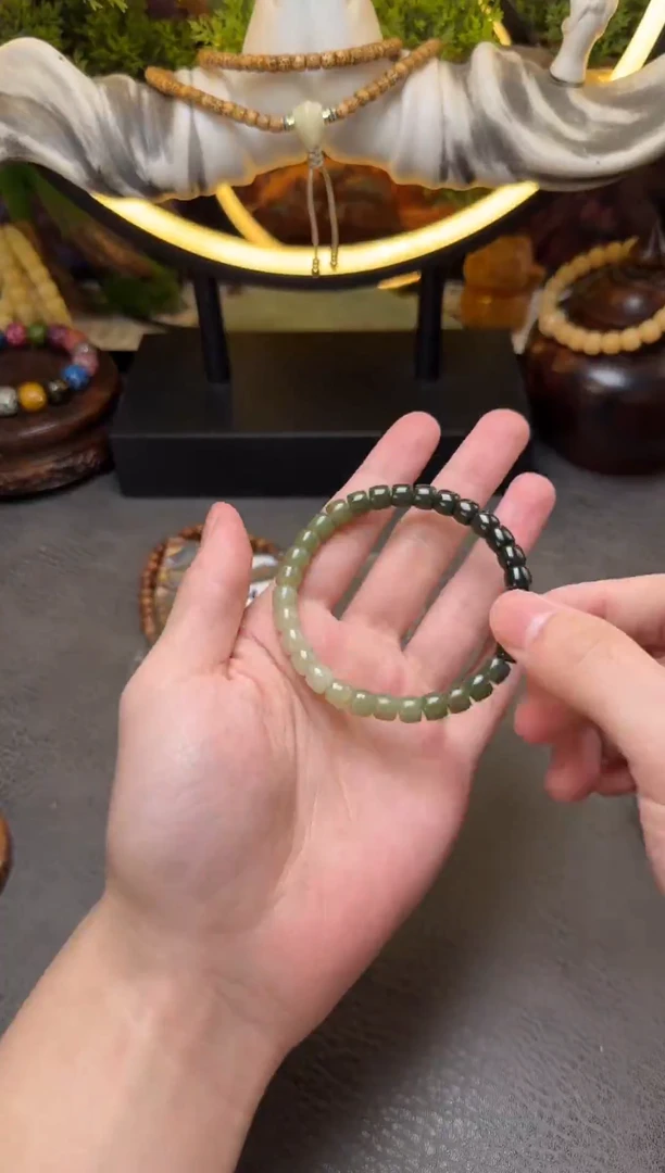 未镶嵌手链和田玉B431和田玉渐变精工直切