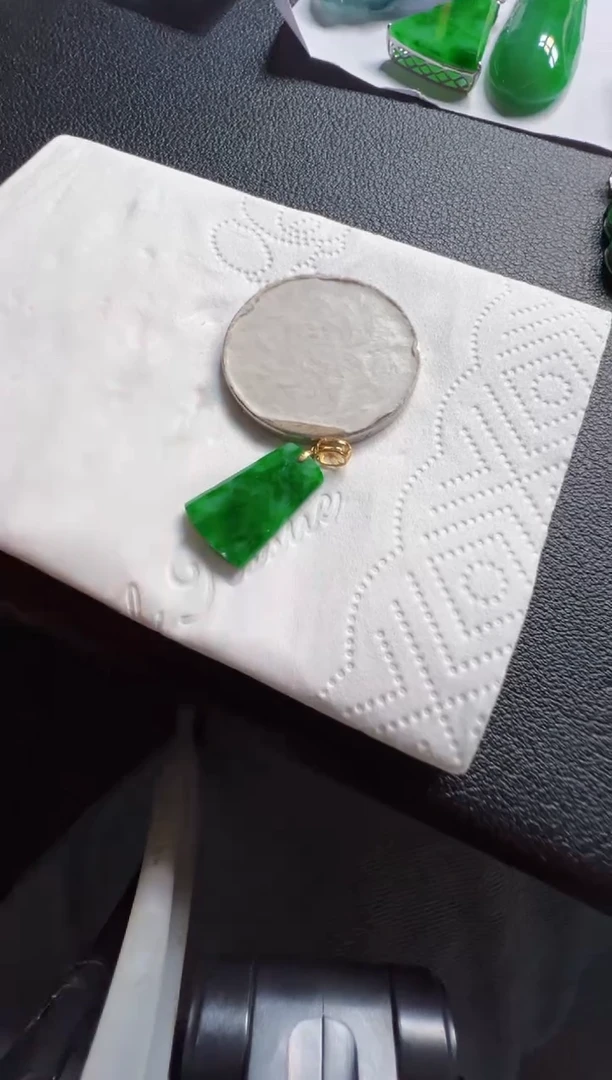 吊坠(不含链)18K金镶嵌翡翠298