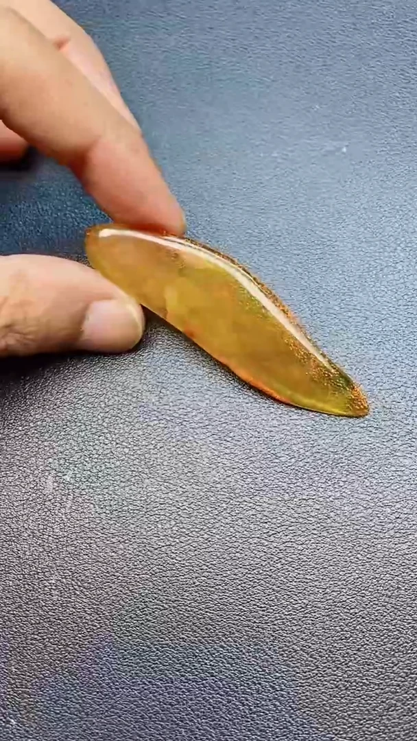 琥珀颈饰未镶嵌随型