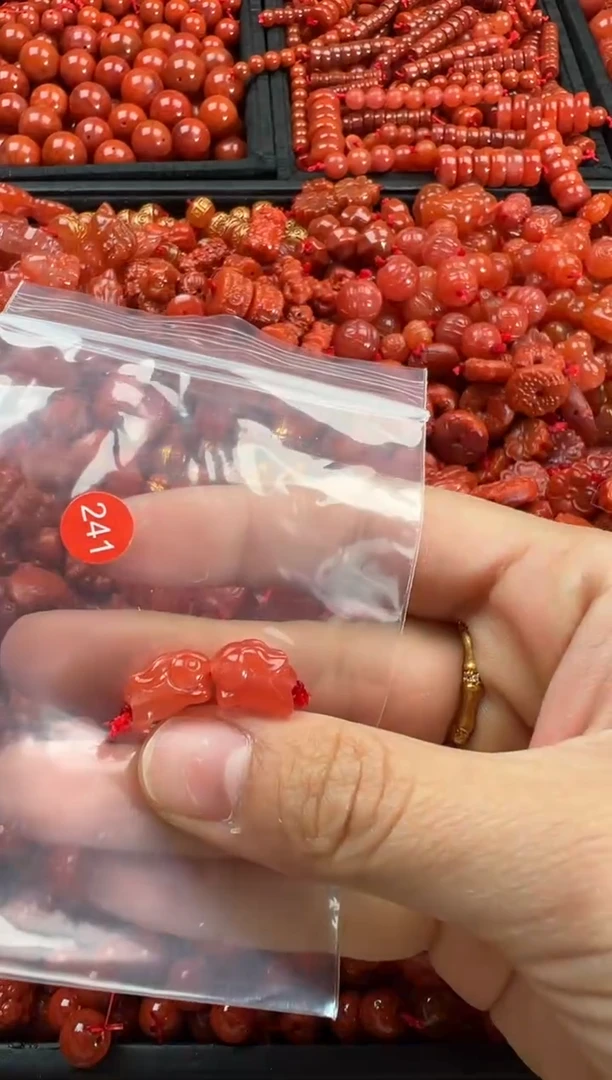 【闪购商品】南红玛瑙颈饰未镶嵌1