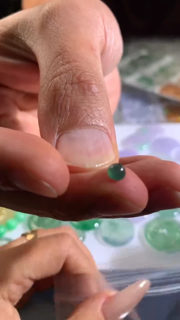 定制翡翠未镶嵌时*：翡翠