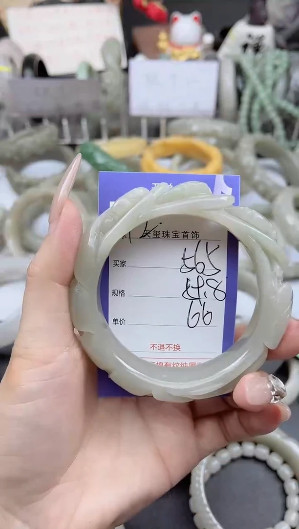 未镶嵌手镯石英质玉565