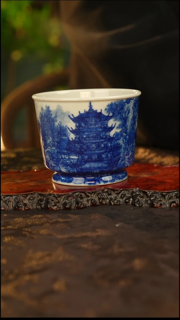 自成堂 青花手绘楼阁主人杯
