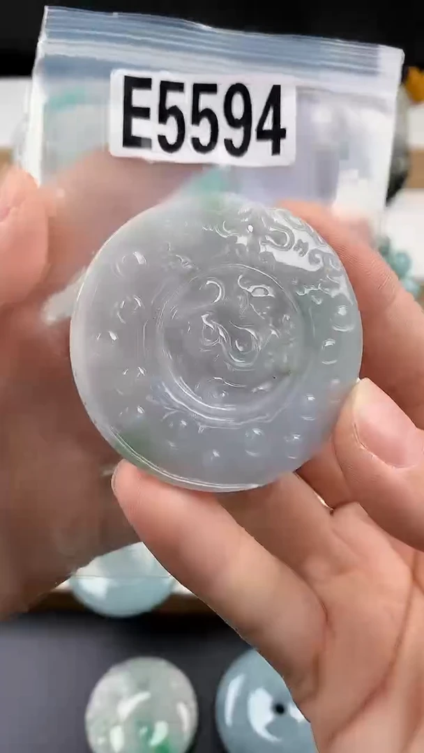 颈饰未镶嵌翡翠天然翡翠吊坠挂件