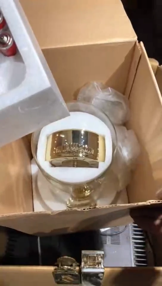 8新Q*生中古商品，瑕疵品，不保好坏。863