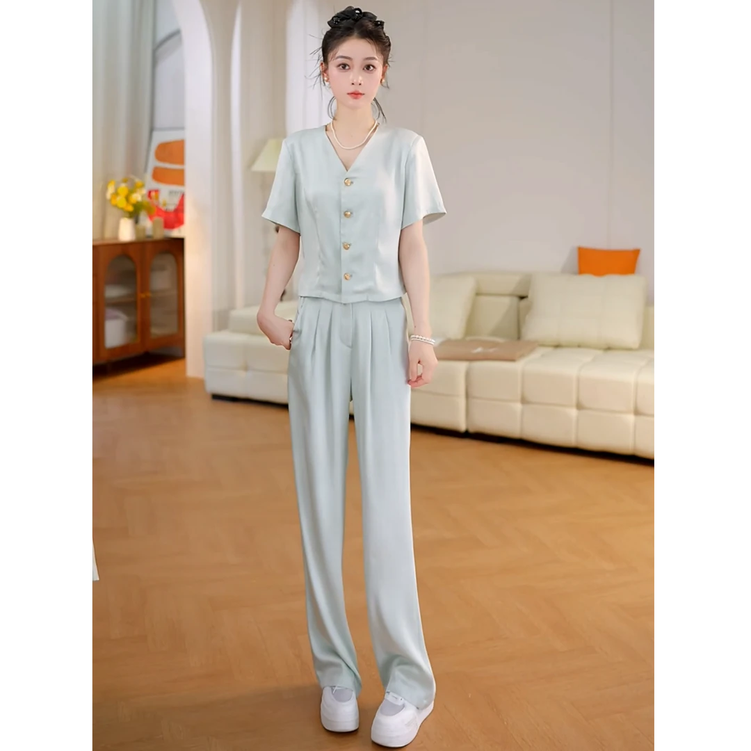 夏季轻奢气质显瘦纯色短袖两件套