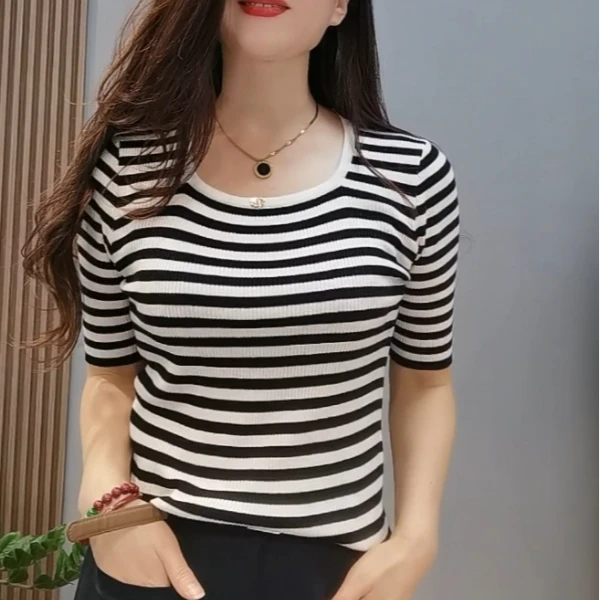 03-方领修身显瘦条纹针织中袖衫