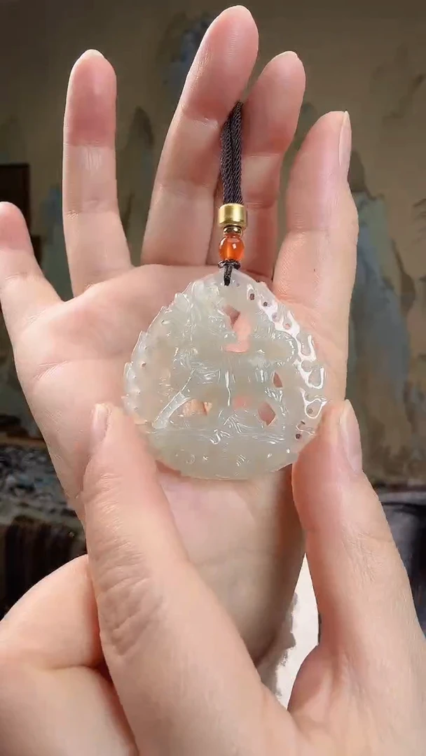 颈饰未镶嵌和田玉.