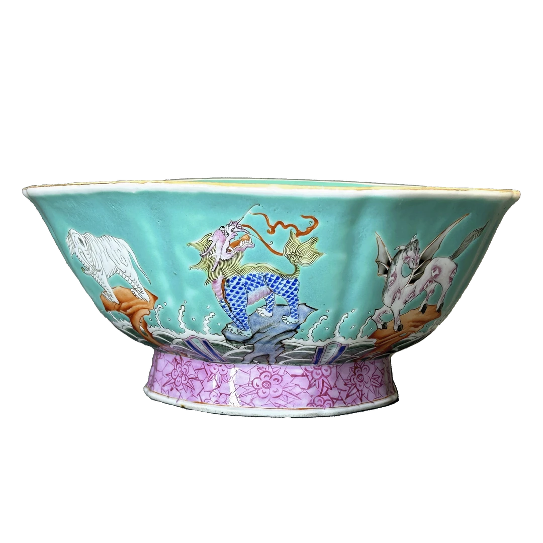 25018209x松石绿釉粉彩海八怪供碗