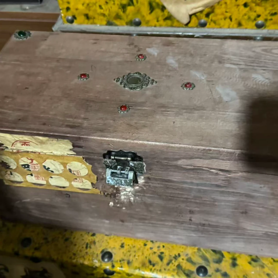 精品根雕木摆件摆件摆件摆件红盒一对绿镯子（不含箱子）