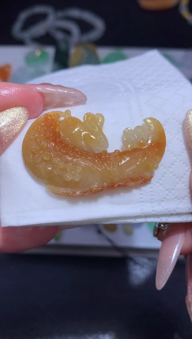 18K金镶嵌定制翡翠月兔