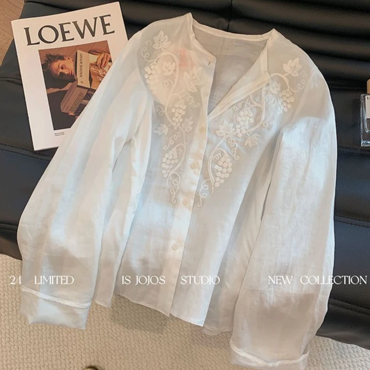 今年流行文艺设计3103衬衫女法式刺绣微透白色上衣纯欲减龄小衫