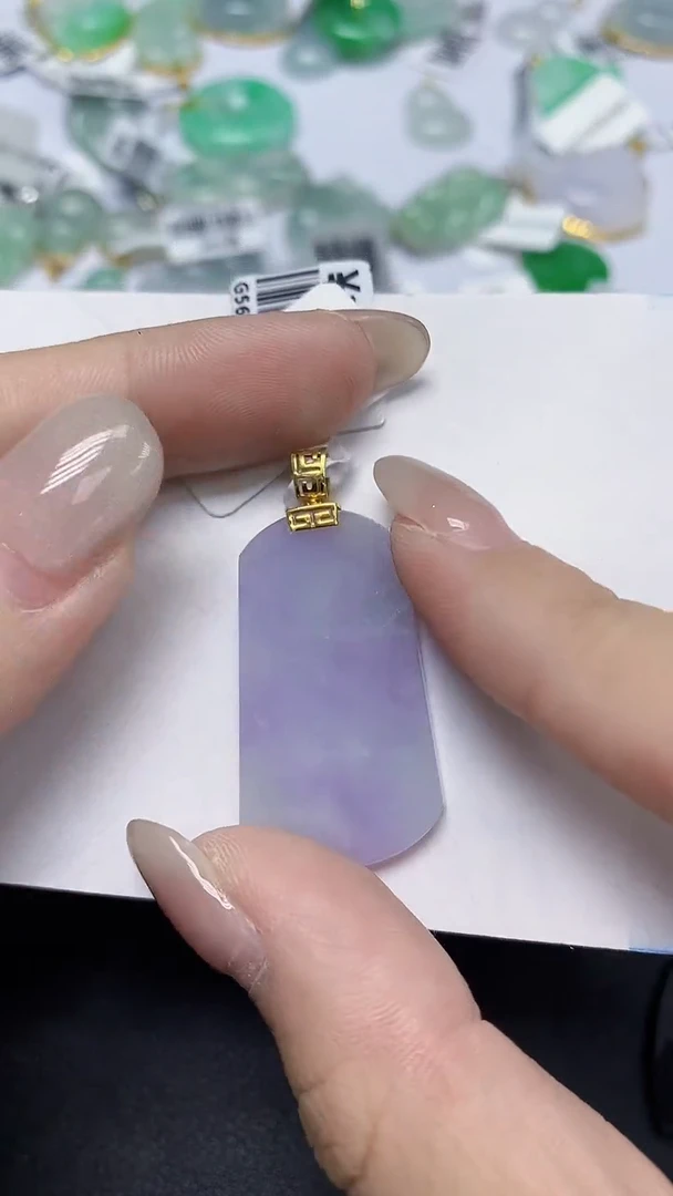 翡翠18K金镶嵌颈饰天然缅甸翡翠A货