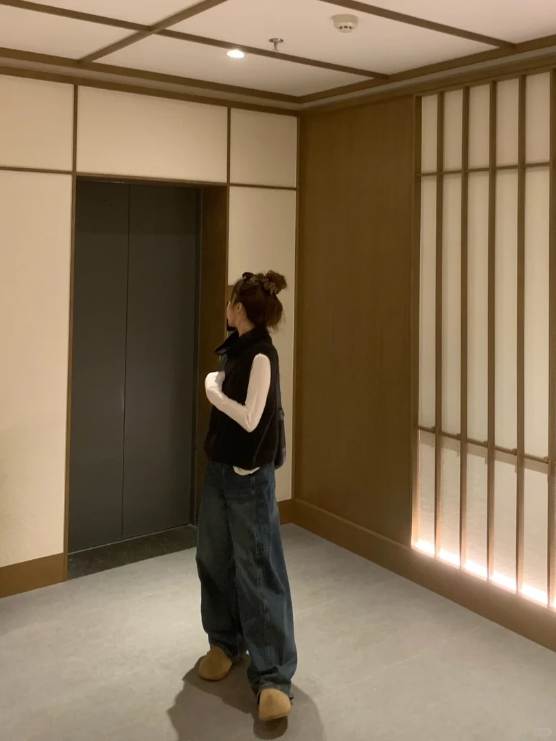 2025秋季新款韩系松弛感穿搭长袖内搭针织马甲搭配牛仔裤三件套女