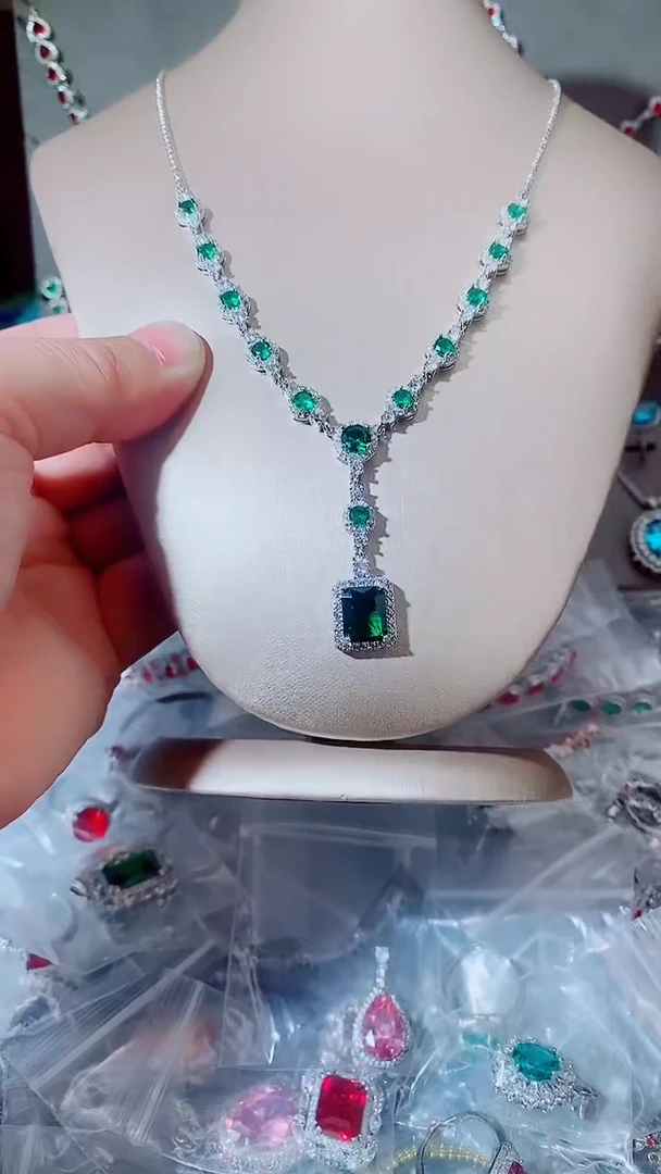 未镶嵌颈饰祖母绿祖母绿套链