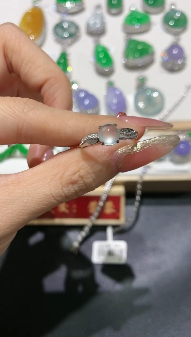 【闪购商品】翡翠吊坠(不含链)18K金镶嵌团购2
