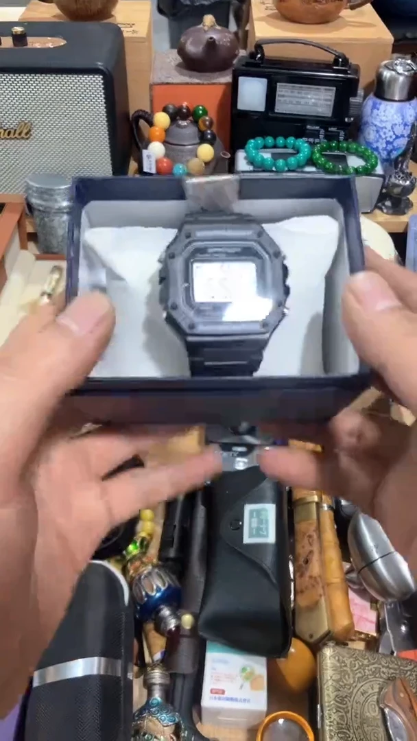 瓷片闪购商品   如图所示