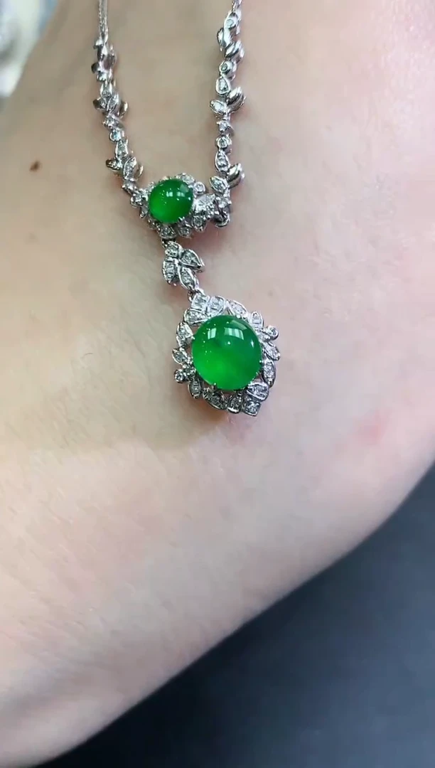 【闪购商品】翡翠颈饰18K金镶嵌C79