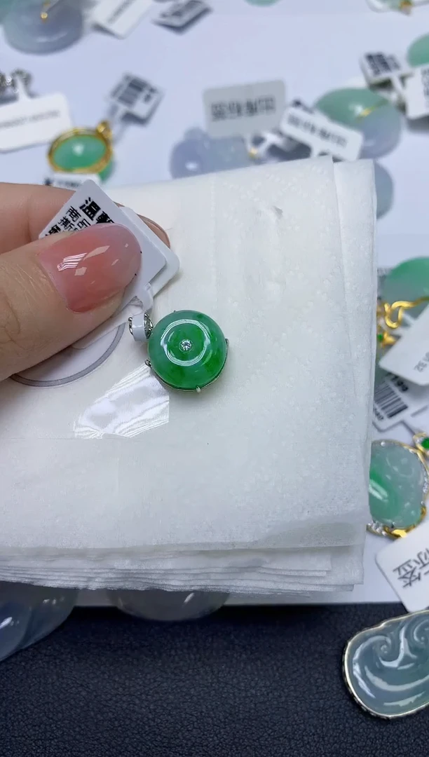 颈饰未镶嵌翡翠天然缅甸翡翠A货多样性发一件