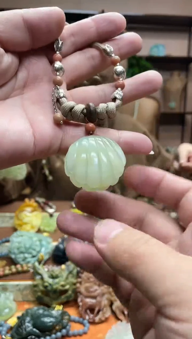 未镶嵌岫玉吊坠·