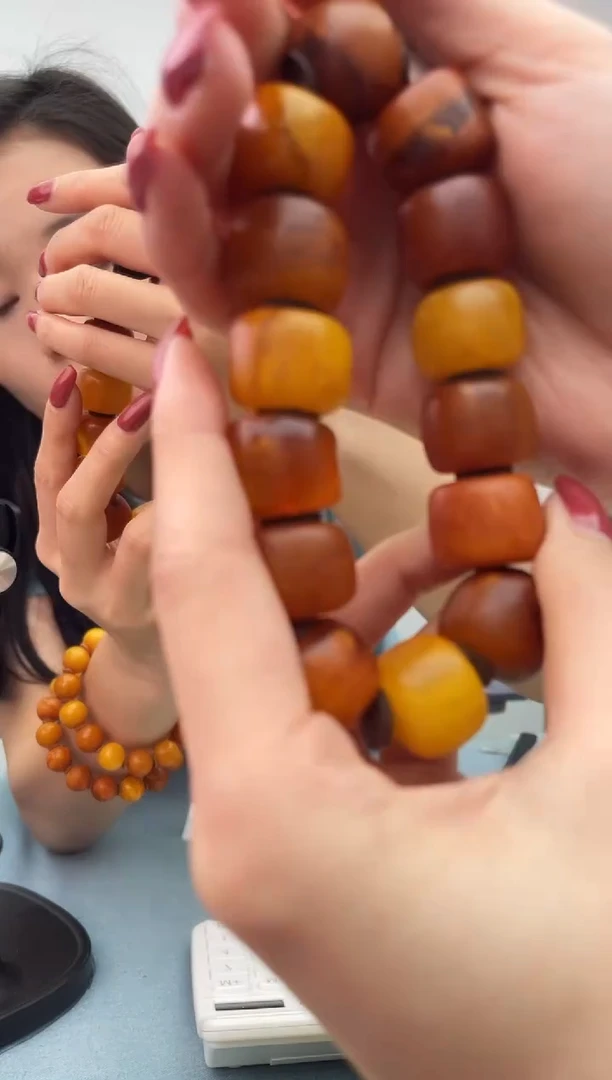 未镶嵌蜜蜡珠宝奇石假一罚十，058.19微瑕发一件