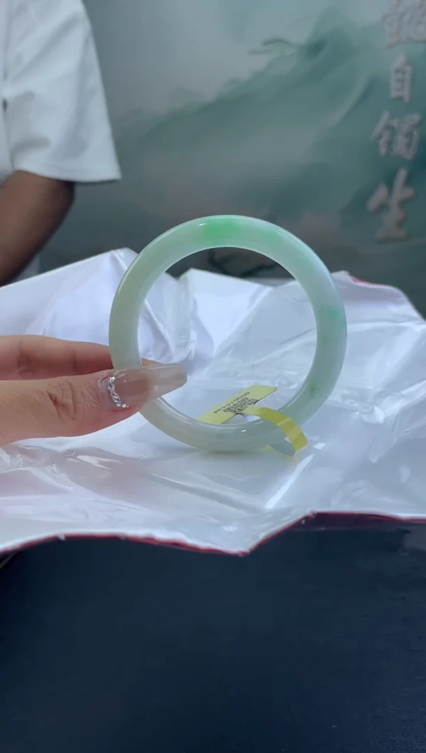 翡翠手镯未镶嵌2翡翠手镯