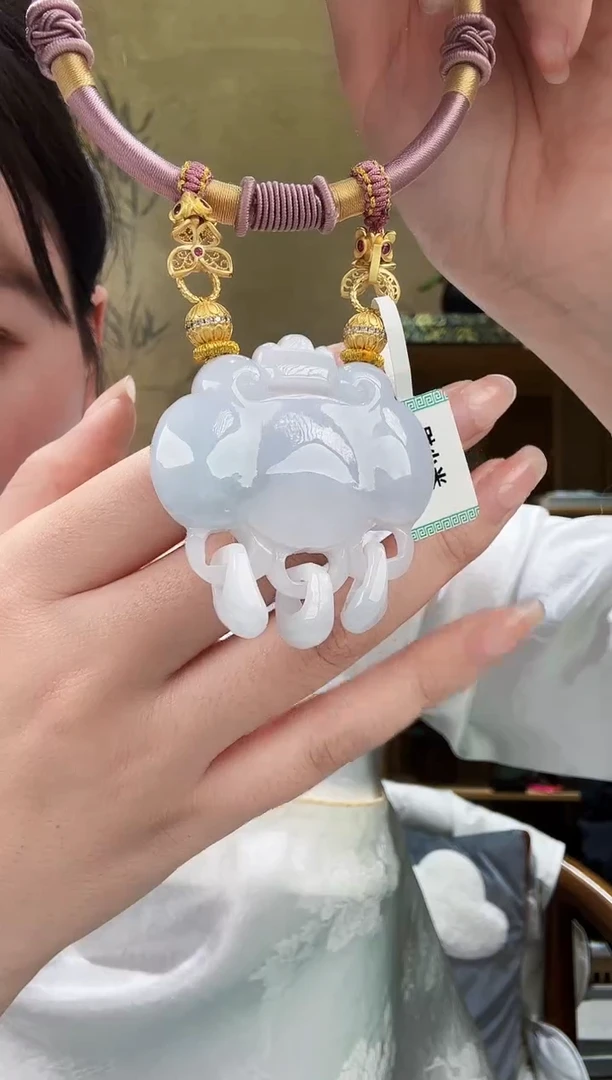 颈饰未镶嵌翡翠吊坠