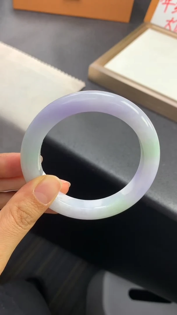 未镶嵌手镯翡翠退货需手镯吊牌标签完好