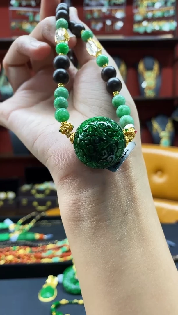 颈饰未镶嵌翡翠吊坠