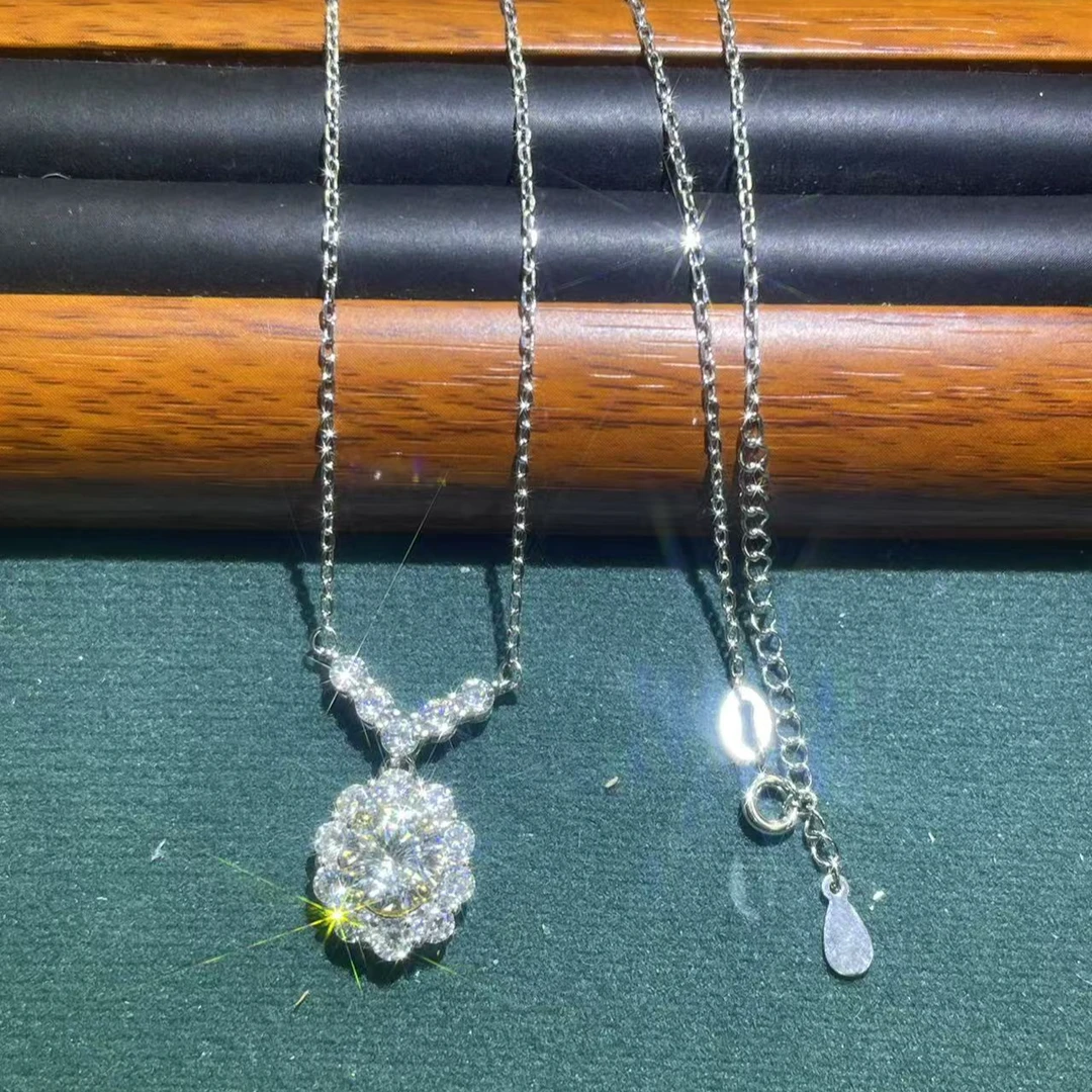 s8768白色满镶花花项链多样发