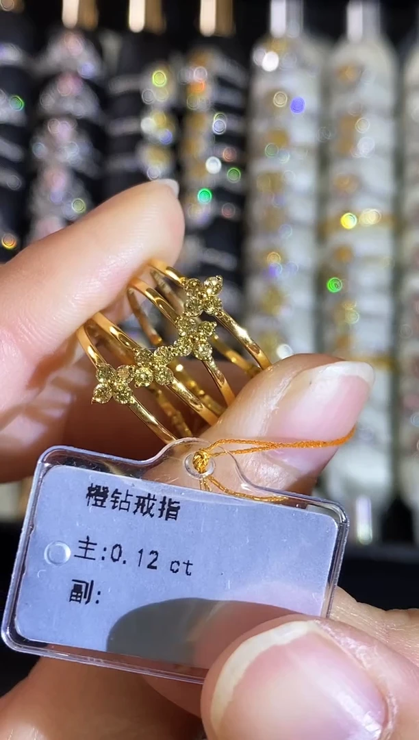 18K金镶嵌戒指钻石戒指多样性发一